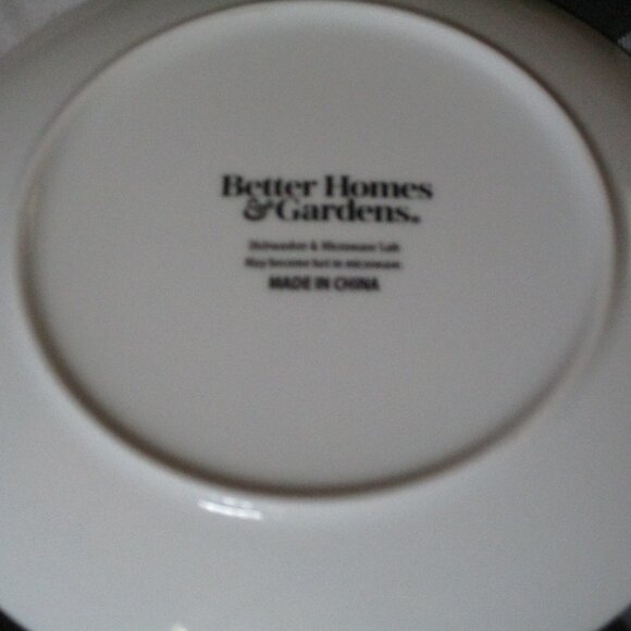 3 JOY TO THE WORLD CHRISTMAS BETTER HOME AND GARDENS~COOKIE/SALAD PLATES STRIPE - Picture 4 of 4